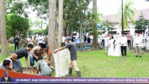 PJ Bupati Deli Serdang di Dampingi Sekda Timur Tumanggor Saksikan Penyembelihan Hewan Kurban di Lubuk Pakam