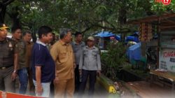 Bupati Rohul Anton Turun Langsung Cek di Stand Bazar UMKM Lapangan Astaka