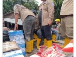 Relawan MAPEL Bantu Korban dilokasi Terdampak Banjir Bandang dan Longsor di Tapsel