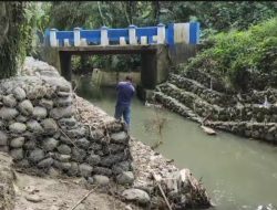 Proyek Bronjong Jembatan di Kuta Jurung Ambles, Diduga Dikerjakan Asal Jadi, Rekanan CV Gabe Putra Diminta Tangungjawab
