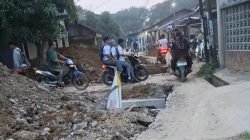 Warga Desa Dalu Sepuluh-A Protes Proyek Gorong-gorong Milik Pemkab Deli Serdang